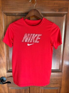 Nike Red Graphic Logo Performance Tee- Boys Medium